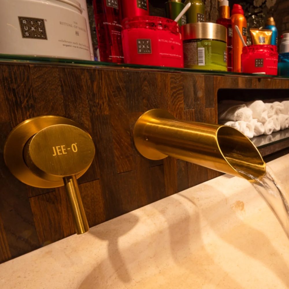 JEE-O pure wall basin mixer set